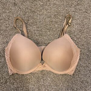 Victoria's Secret Beige Lace Bra